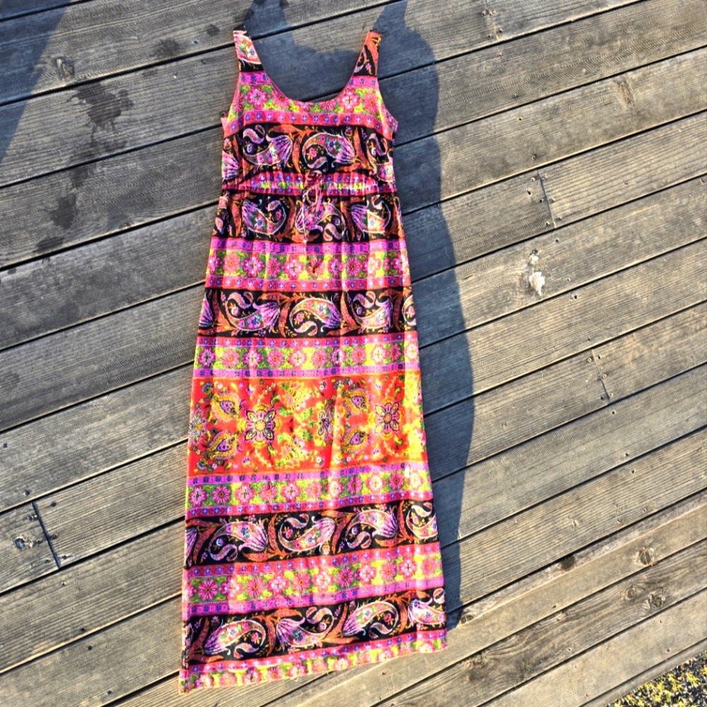 Vintage KAI Sleeveless 1960s Women's Dress Hot Pink Psychedelic Print